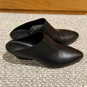 Vince Women’s Black Leather Mules in Size 9.5M
